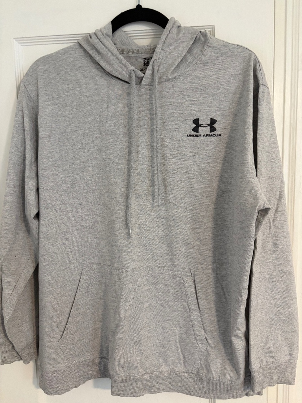 Under Armour Men’s XL Gray Lightweight Pullover Hoodie Black Logo